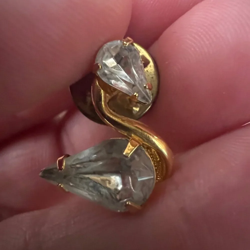Vintage Rhinestone Swan Pin in Gold‎ Tone